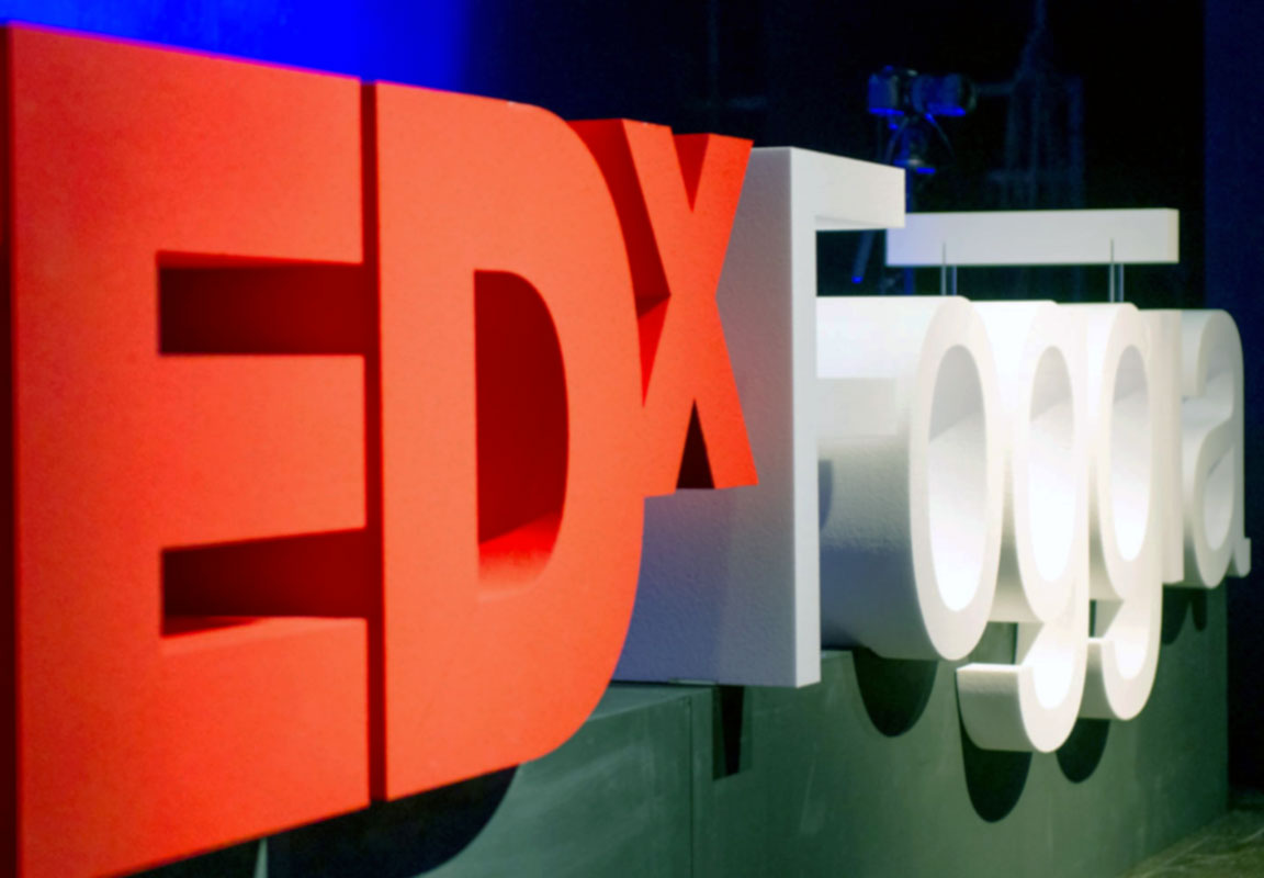 lettere in polistirolo per evento TEDx Foggia